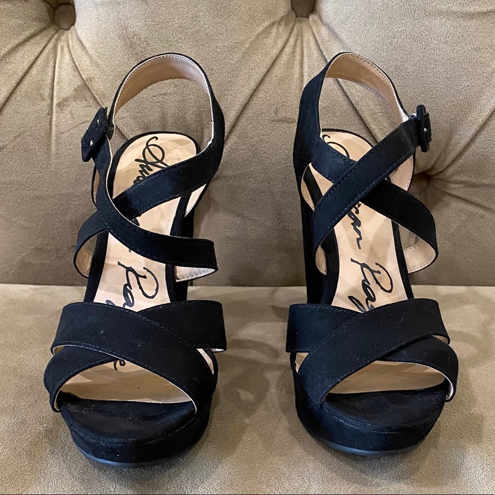 Black Platform